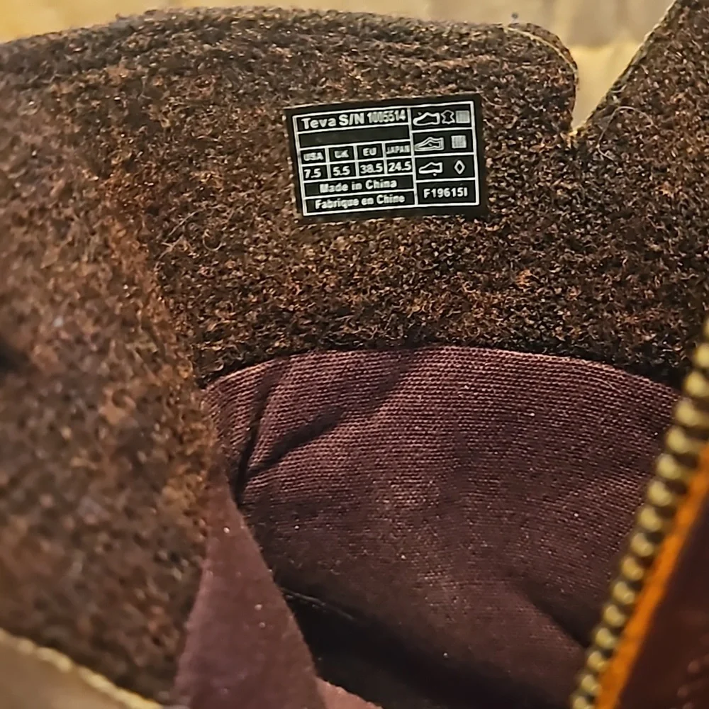 Teva De LA Vina Leather Boots - Picture 5 of 8